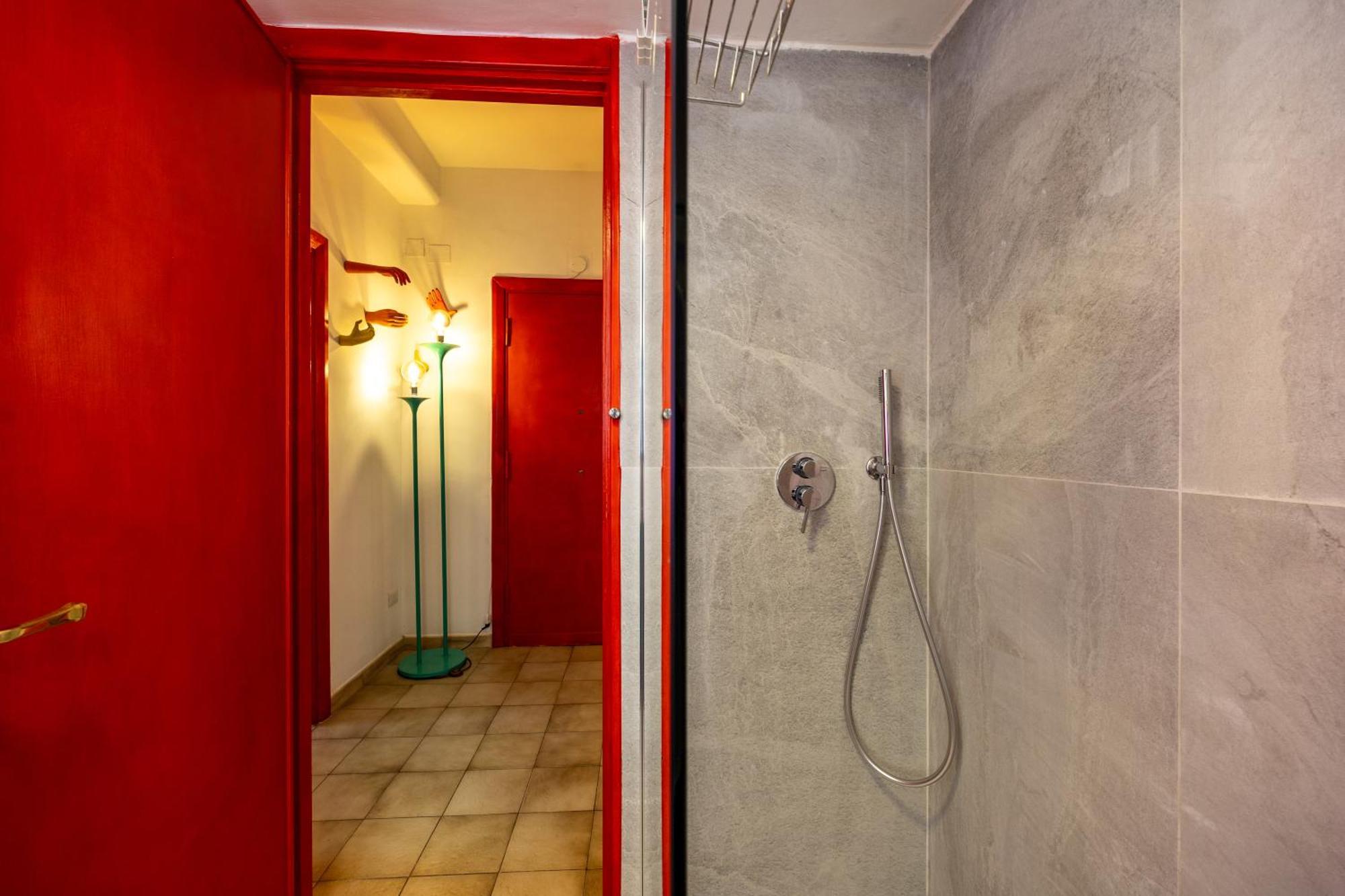 Colorhome Apartment Rom